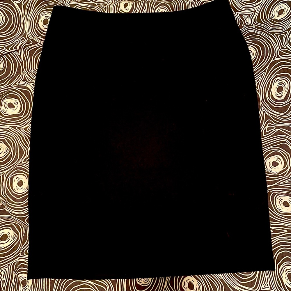 Black stretch rear zip pencil skirt
